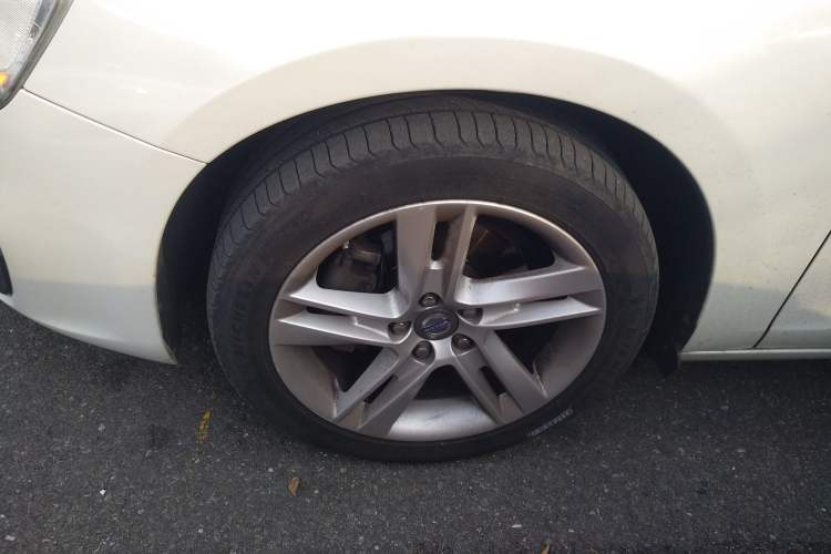 Used Volvo V60 2014 T5 Zhiya Edition