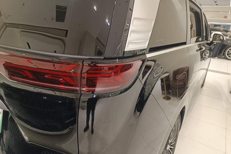 Used Denza D9 2022 DM-i 970 Four-Wheel Drive Flagship Model