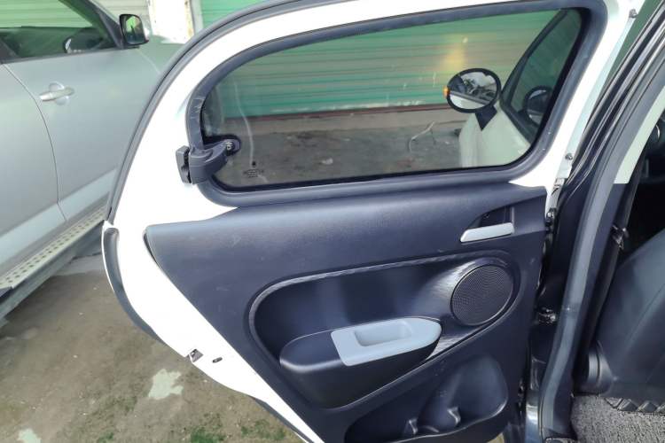 Used ORA Black Cat 2019 351 km Family Edition
