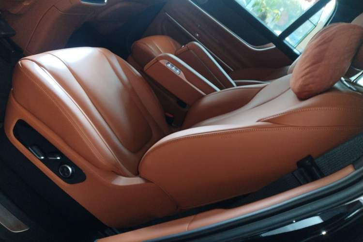 Used Hima AITO M9 2024 Range-Extended Max Edition 42 kWh 6-Seater Version
