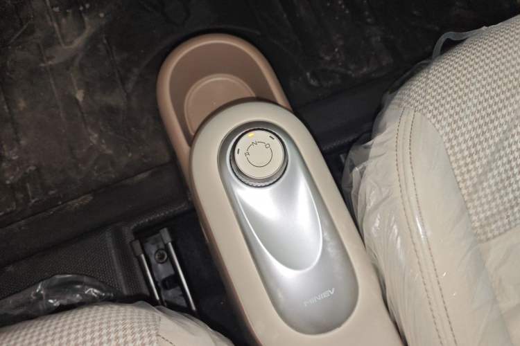 Used Wuling Hongguang MINIEV 2025 Four-Door Version Advanced Edition
