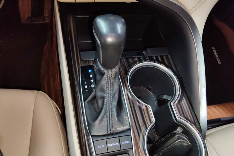 Used Toyota Camry 2019 2.5G Luxury Edition China VI Standard