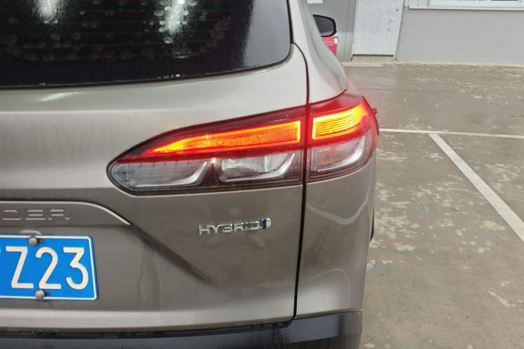 Used Toyota FRONTLANDER 2023 2.0L Smart Electric Hybrid Dual-Engine Deluxe Version
