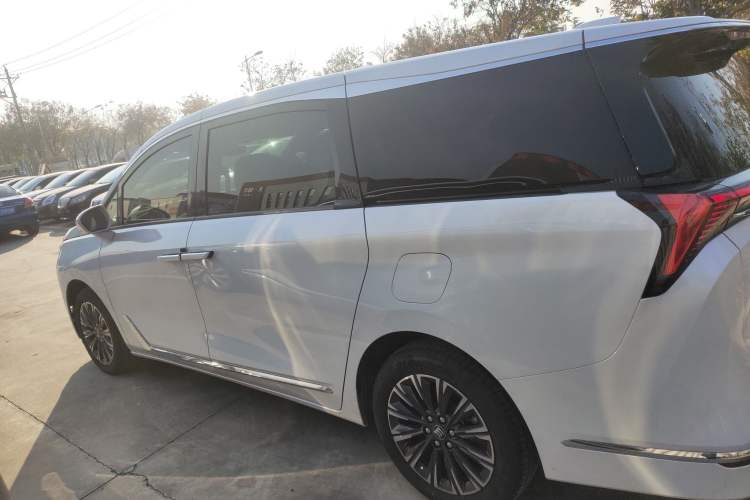 Used Buick GL8 2025 Lu Zun Deluxe Edition
