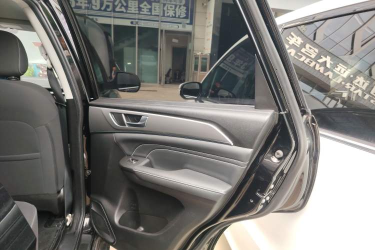 Used Haval M6 2021 PLUS 1.5T DCT Elite Smart Connectivity Model
