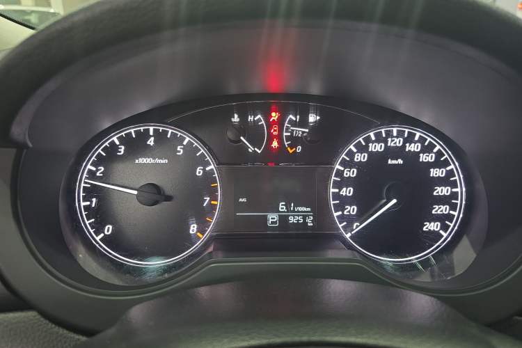 Used Nissan Tiida 2016 1.6L CVT Cool Dynamic Edition