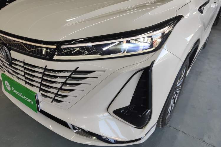 Used Changan CS75 PLUS 2023 3rd Generation 1.5T Automatic Prestige Model
