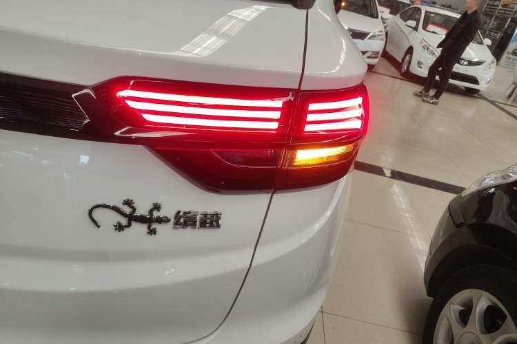 Used Geely Auto Coolray 2023 1.5T DCT Platinum Edition
