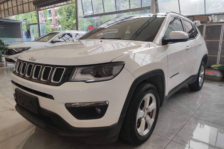 Used  Compass 2017 200T Automatic Family Edition
