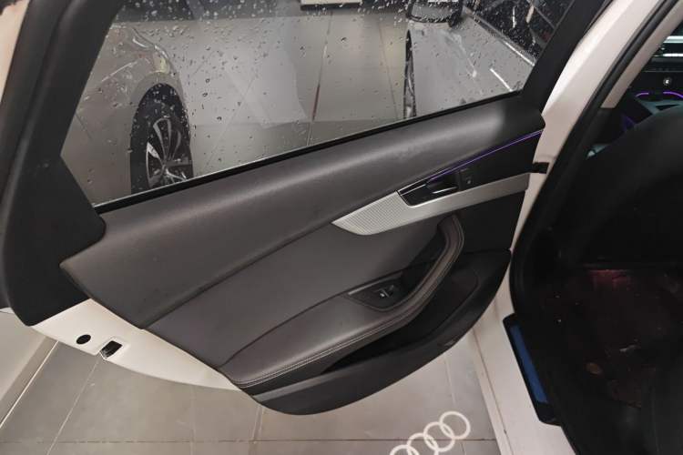 Used Audi A4L 2022 40 TFSI Stylish and Elegant Edition
