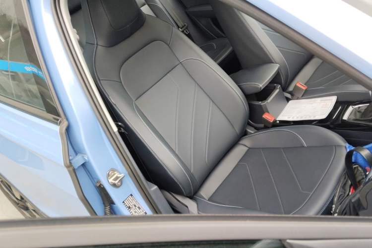 Used Volkswagen Tharu 2025 NewRui 300TSI Prestige Edition
