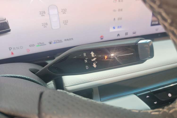 Used Buick GL8 New Energy 2024 Lu Zun Deluxe Edition 7-Seater
