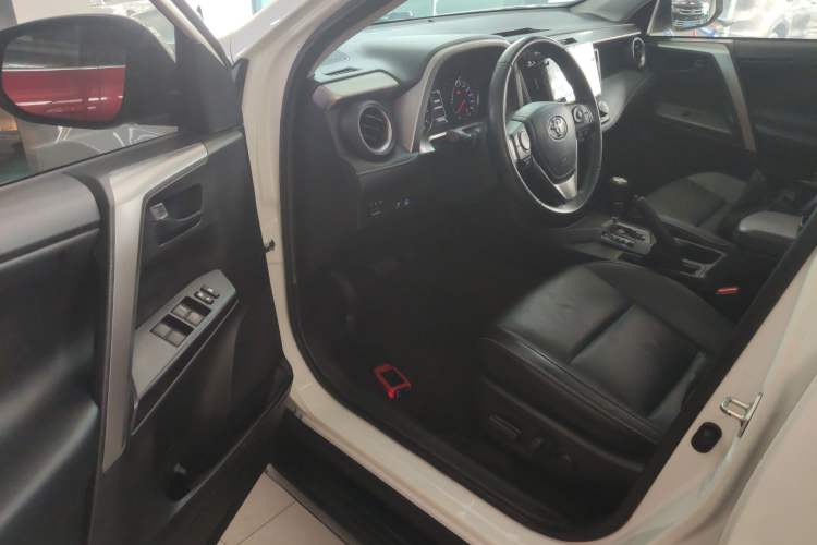 Used Toyota RAV4 2018 2.5L Automatic 4x4 Elite i Edition
