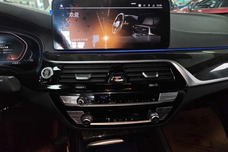 Used BMW 5 Series 2022 525Li M Sport Package