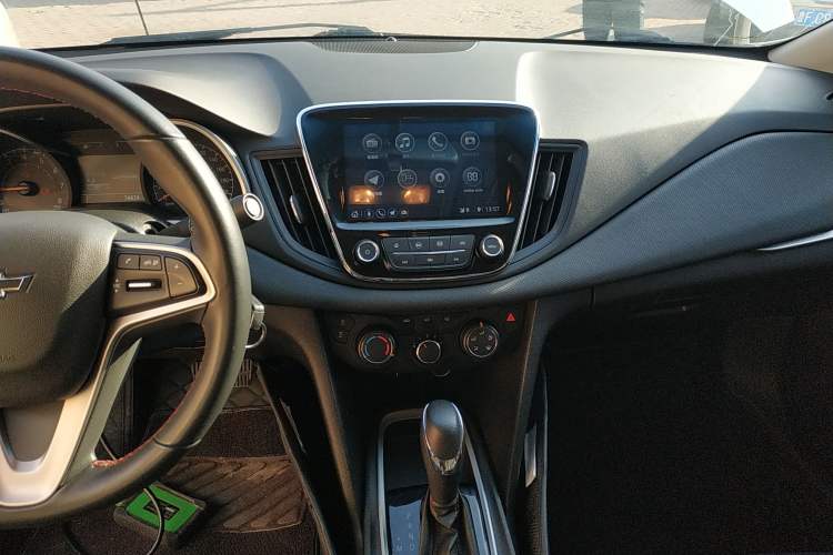 Used Chevrolet Monza 2020 Light Hybrid Redline 320T Dual-Clutch Joyful Edition
