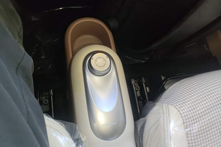 Used Wuling Hongguang MINIEV 2025 Four-Door Version Advanced Edition
