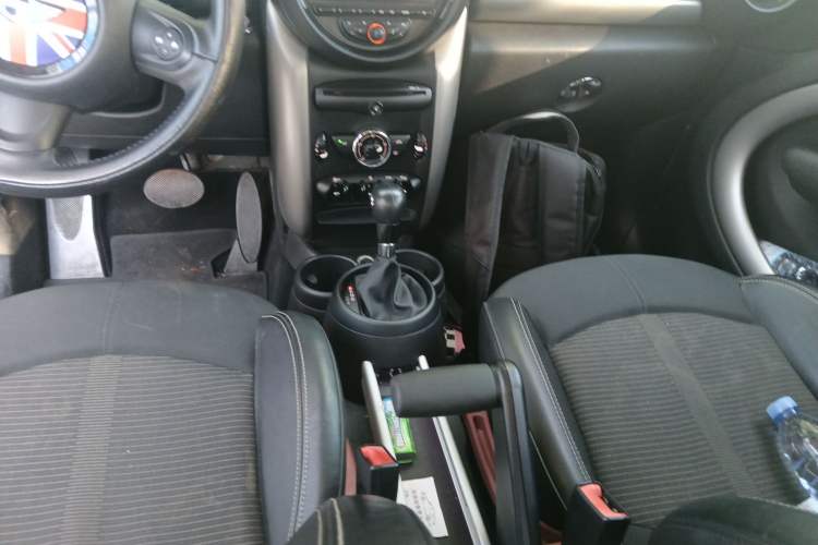 Used  Countryman 2014 1.6L COOPER Fun
