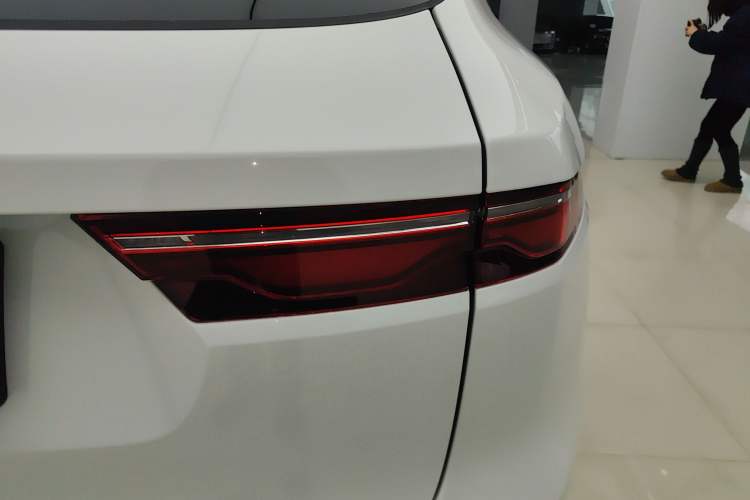 Used Jaguar F-PACE 2024 P250 R-Dynamic SE
