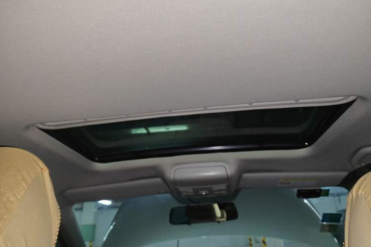 Used Volkswagen Sagitar 2014 Revised Version 1.4TSI Automatic Luxury Edition
