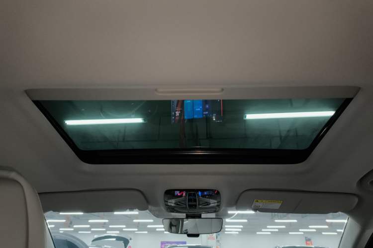 Used Roewe iMAX8 2023 400TGI Comfort Edition