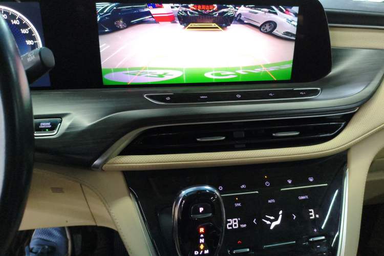 Used Buick GL8 2022 ES Landtrek 653T Luxury Edition