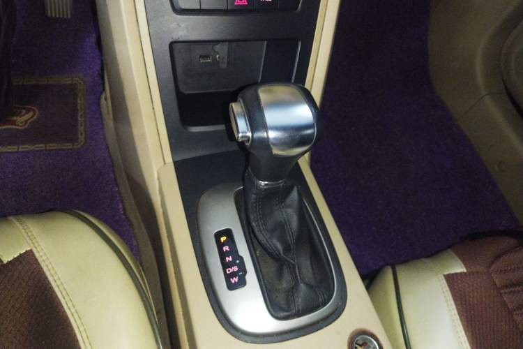 Used Roewe 350 2015 1.5L Automatic Luxury Sunroof Edition
