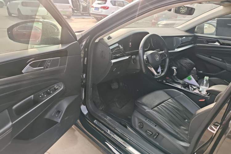 Used Volkswagen Passat 2022 330TSI Starry Luxury Edition
