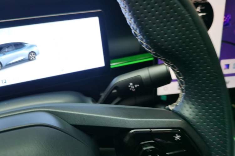 Used Lynk & Co 07 2024 EM-P 126 Long-Range Halo