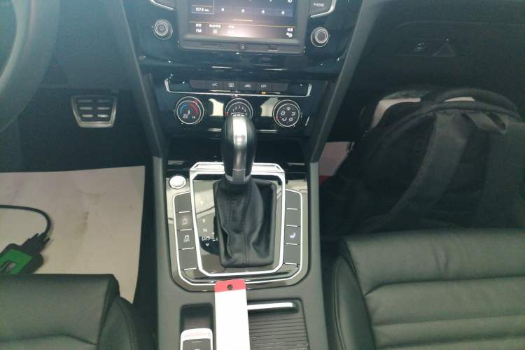 Used Volkswagen Magotan 2017 330TSI DSG Leading Model
