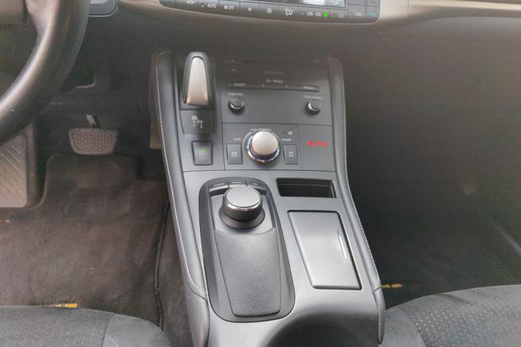 Used Lexus CT 2014 CT200h Comfort Edition Two-Tone