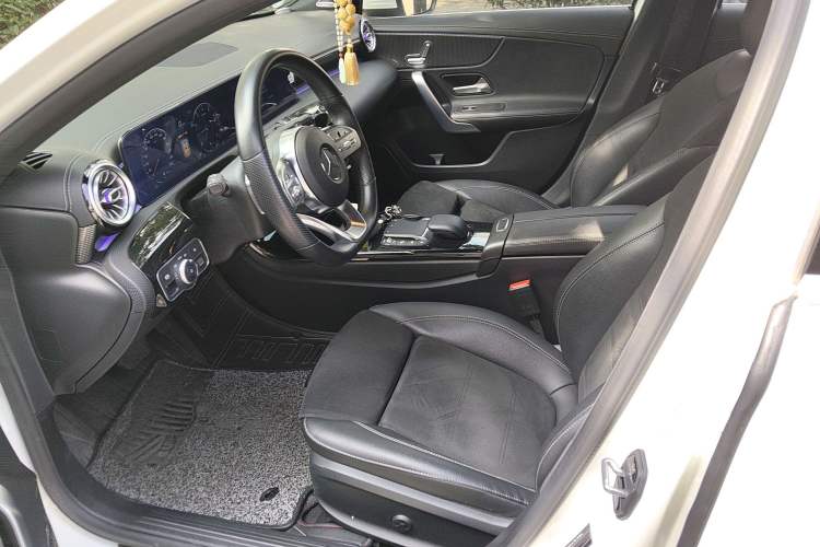 Used Mercedes-Benz A-Class 2020 Restyled A 200 L Sport Sedan Fashion Version
