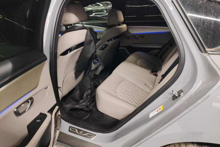 Used BYD Han 2025 DM-i 125KM Prestige Model
