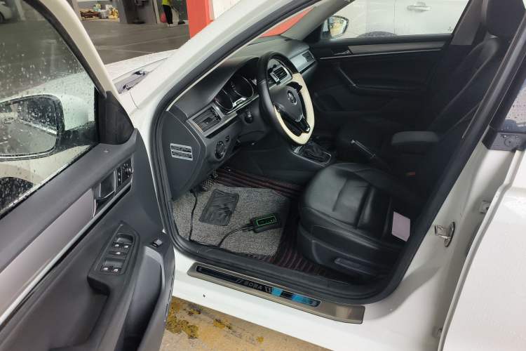 Used Volkswagen Bora 2016 1.6L Automatic Comfort Model
