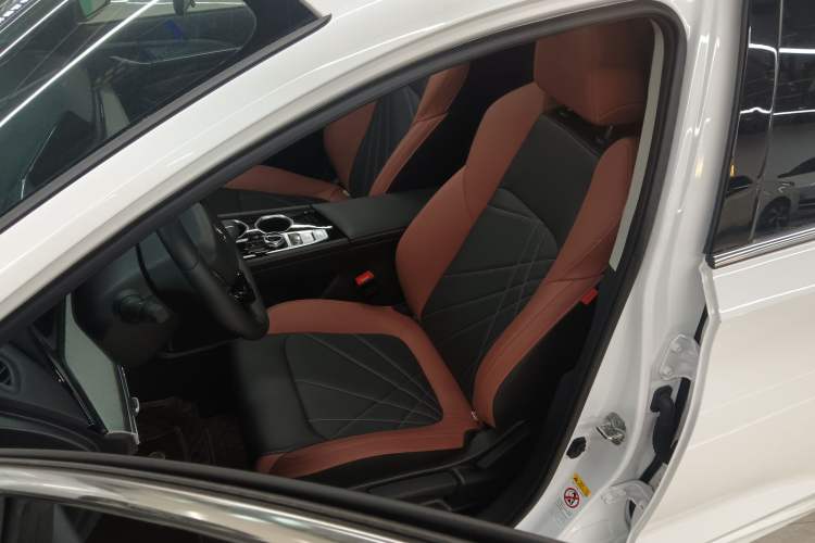 Used Changan Eado 2024 PLUS Blue Whale NE 1.4T GDI DCT High-Energy Edition
