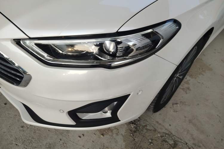 Used Ford Mondeo 2018 EcoBoost 200 Smart Control Luxury Model China VI Standard
