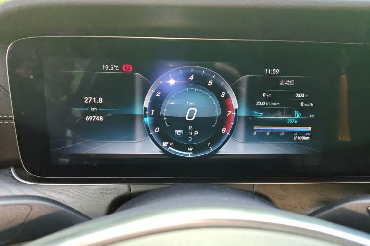 Used Mercedes-Benz E-Class 2017 E 300 L Sporty and Stylish Model
