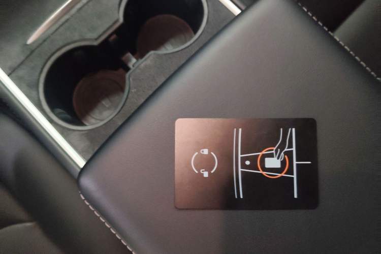 Used Tesla Model Y 2023 Rear-Wheel-Drive Version