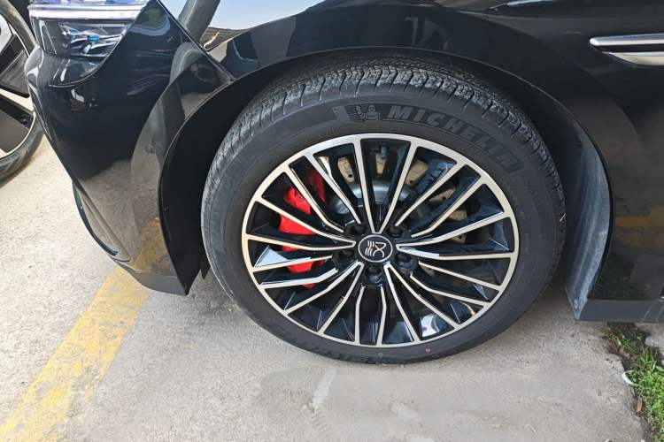 Used BYD Han 2025 EV with 701 km of Laser Radar-Enabled Intelligent Driving