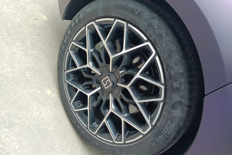 Used Zeekr 001 2025 ME Version 100 kWh All-Wheel Drive