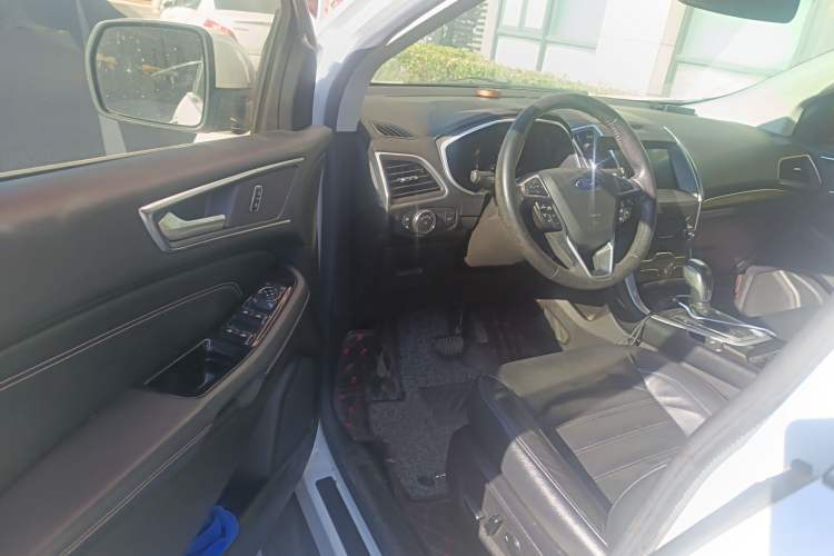 Used Ford Edge 2016 EcoBoost 245 Two-Wheel-Drive Titanium 7-Seater