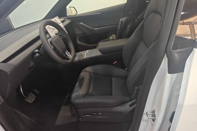 Used Tesla Model Y 2026 Rear-Drive Model