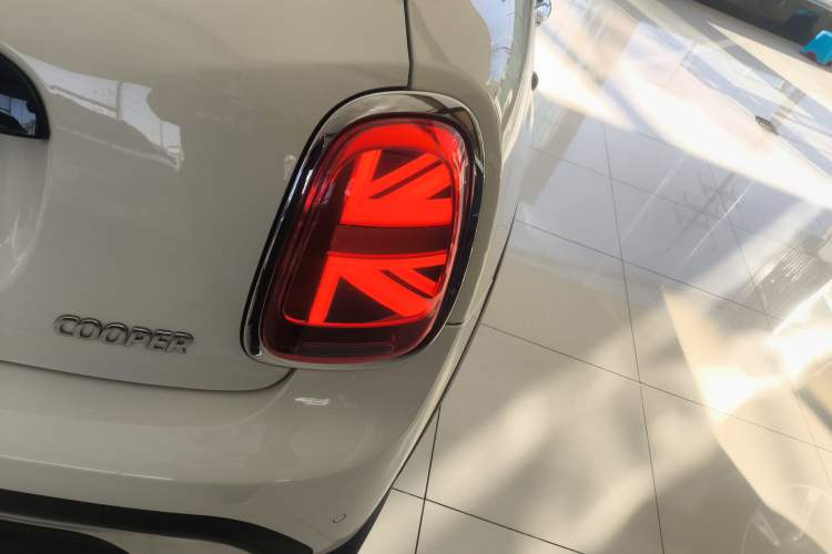 Used  MINI 2022 1.5T COOPER Classic Edition Five-Door Version
