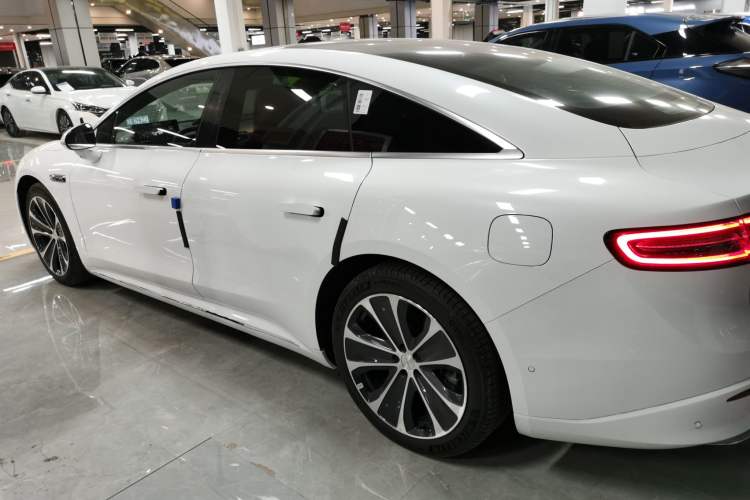 Used Hima Luxeed S7 2024 Pro Model
