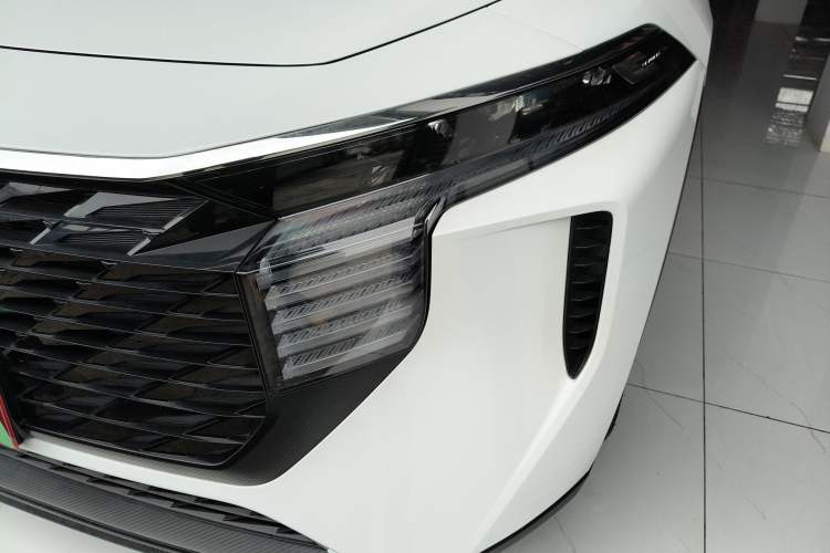 Used Venucia V 2023 260T Idol Edition Pro