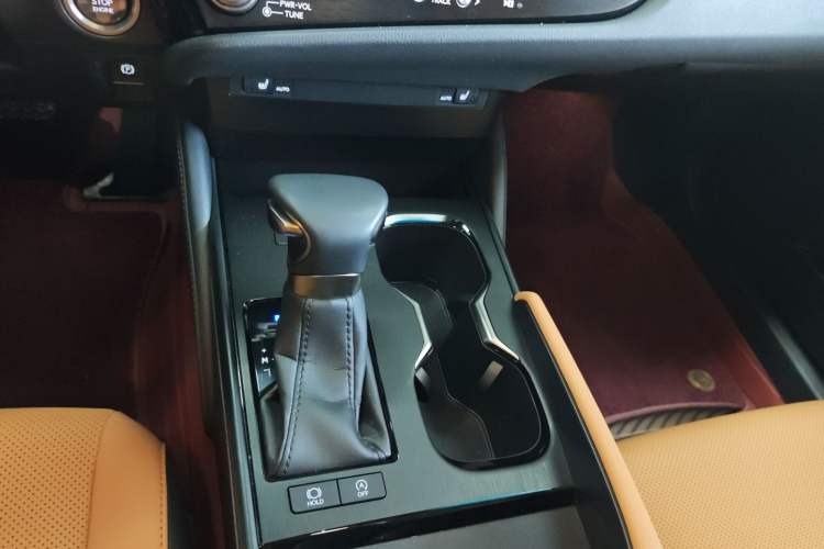 Used Lexus ES 2022 200 Excellence Edition
