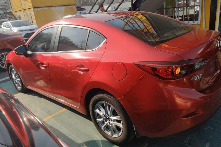 Used Mazda Mazda 3 Axela 2016 Sedan 1.5L Automatic Luxury Model
