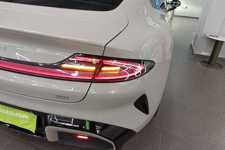 Used  SU7 2024 Rear-Drive Ultra-Long Range Advanced Pro-Level Intelligent Driving Version
