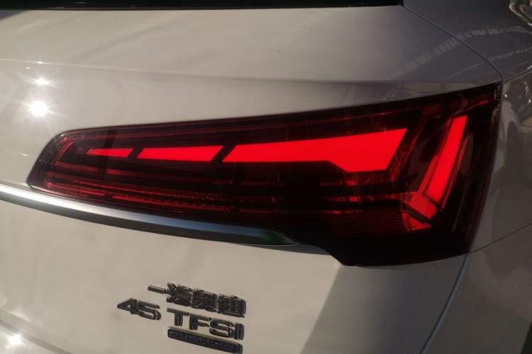 Used Audi Q5L 2022 Updated 45T Luxury Dynamic Version
