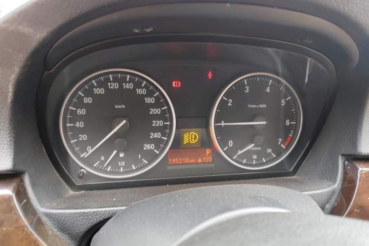 Used BMW 3 Series (Import) 2010 320i Luxury Model