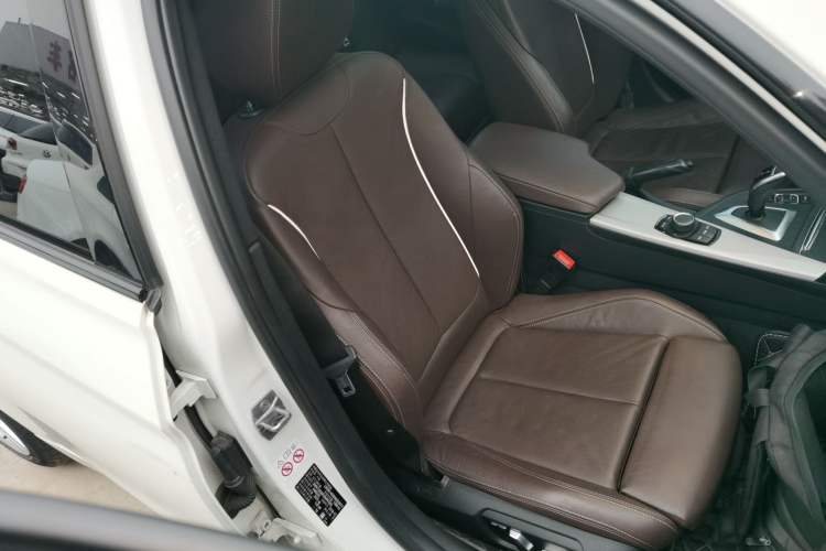 Used BMW 3 Series 2019 320i M Sport Package
